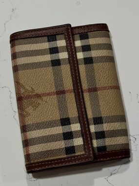 Y2K Burberry London Tan Nova Check Bi Fold Wallet